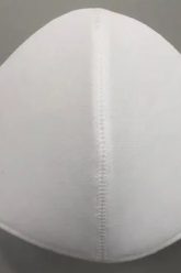 Empresa japonesa esta fabricando cubrebocas… usando las copas del bra!