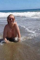 La puta de la playa lista para atender a todos en Gran Canaria