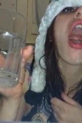 Mi novia recibiendo anal y luego se traga la leche salida de su culo