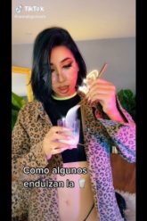 Anna Bgo compartiendo su secreto para endulzar la leche