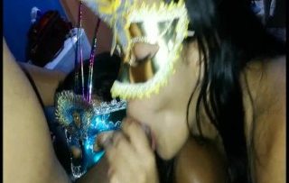 La mejor mamada de putas lesbianas en 4 y terminan besándose con mi semen