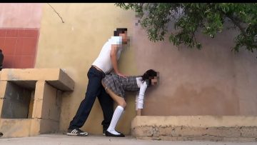 Estudiantes del turno de la mañana del grupo D se escapan de la escuela para ir a follar